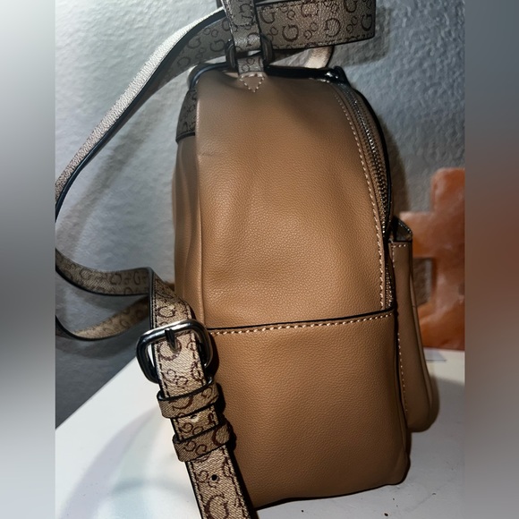 Guess Mini Backpack - Picture 3 of 6
